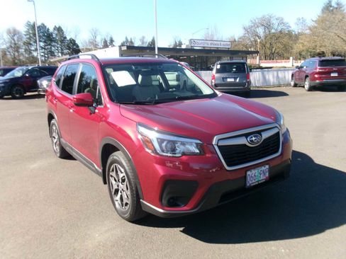 Used 2020 Subaru Forester Premium image 7