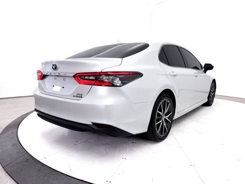 Used 2024 Toyota Camry XLE w/ Navigation Package FWD image 18