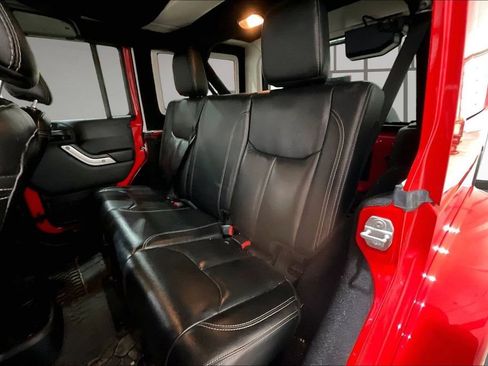 Used 2017 Jeep Wrangler Unlimited Sahara image 24