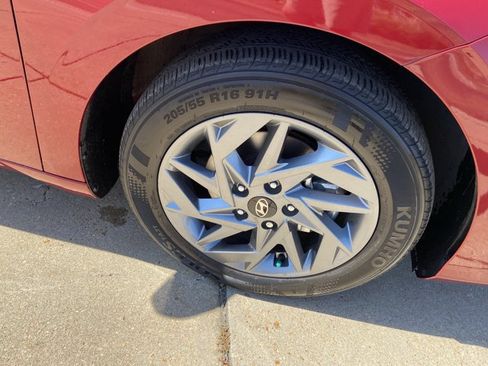 Used 2024 Hyundai Elantra SEL FWD image 34