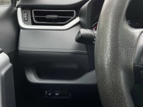 Used 2024 Toyota RAV4 XLE FWD image 14