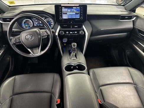 Used 2022 Toyota Venza XLE image 14