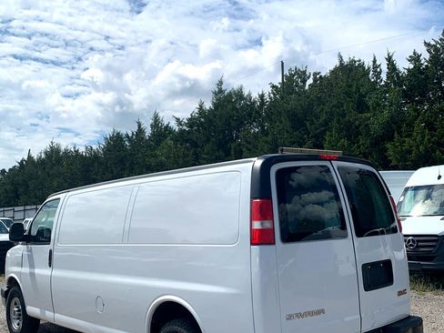 Used 2017 GMC Savana 2500 Extended image 7