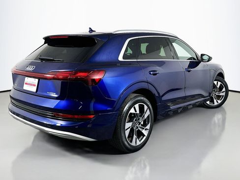 Used 2022 Audi e-tron Premium image 14