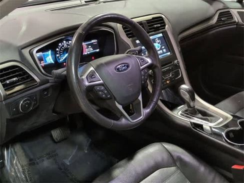 Used 2016 Ford Fusion SE w/ Equipment Group 202A image 10