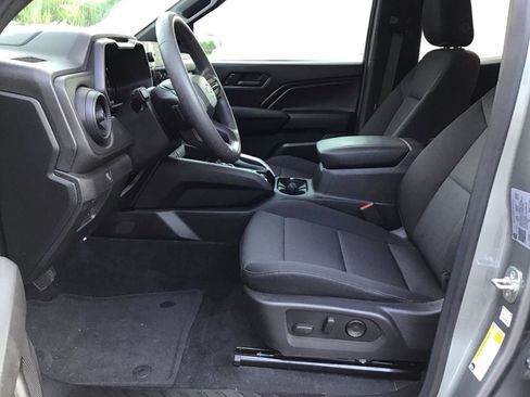 Used 2024 Chevrolet Colorado Trail Boss w/ Advanced Trailering Package AWD/4WD image 9
