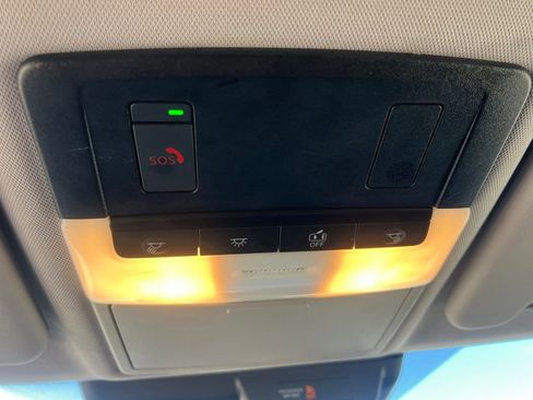 Used 2024 Mitsubishi Outlander SE image 19