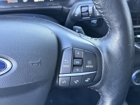 Used 2020 Ford Escape Titanium image 14