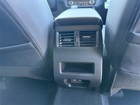 New 2025 Mitsubishi Outlander SE image 25