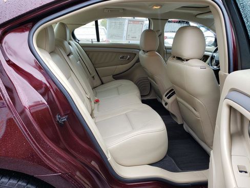 Used 2018 Ford Taurus SEL w/ Equipment Group 201A image 15