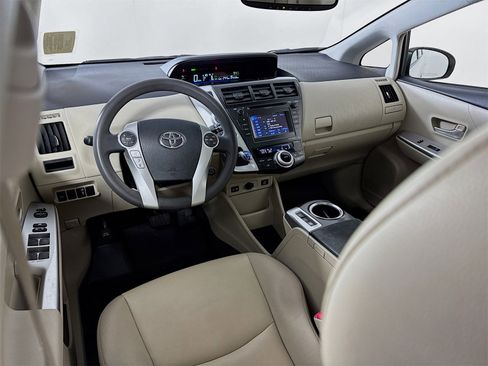 Used 2012 Toyota Prius V Five image 20