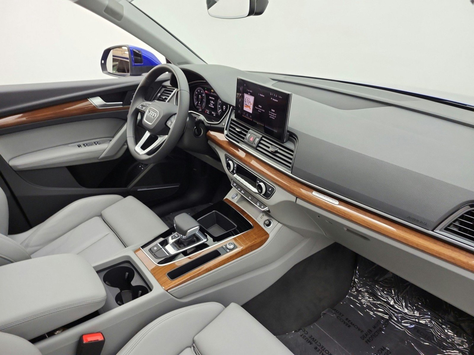 Used 2024 Audi Q5 e Premium Plus w/ Premium Plus Package AWD/4WD image 21