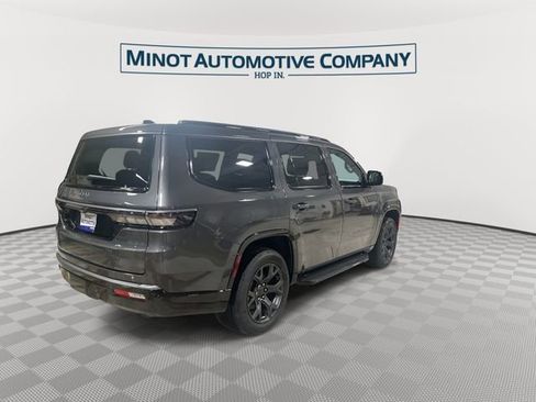 New 2026 Jeep Grand Wagoneer Limited AWD/4WD image 8