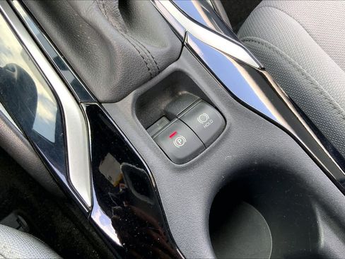 Used 2020 Toyota Corolla SE FWD image 32
