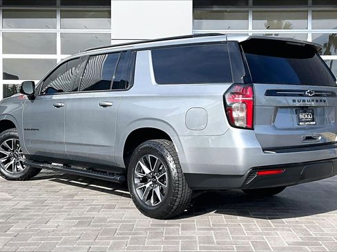 Used 2023 Chevrolet Suburban Z71 w/ Z71 Off-Road Package AWD/4WD image 12