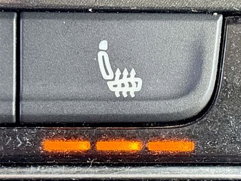 Used 2018 Volkswagen Tiguan SE image 20