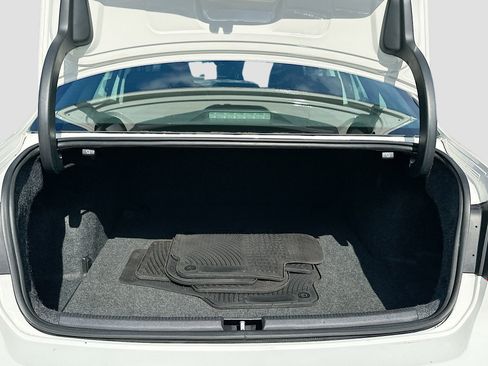 Used 2014 Volkswagen Passat 1.8T Wolfsburg Edition image 24