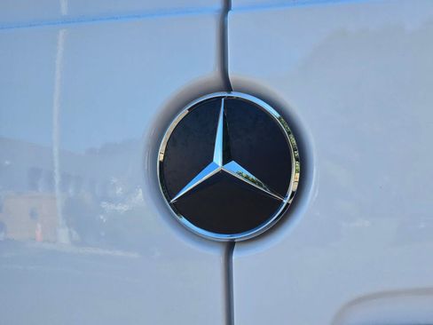 New 2025 Mercedes-Benz eSprinter 170 Cargo image 13