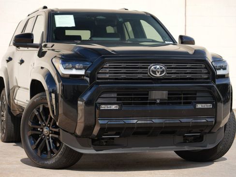 Used 2025 Toyota 4Runner Platinum AWD/4WD image 4