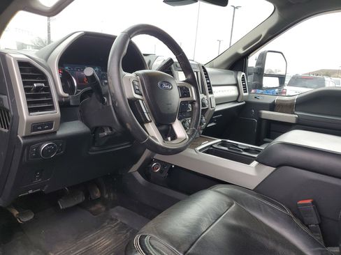 Used 2019 Ford F350 Lariat image 18