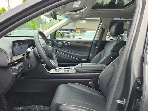 Used 2025 Genesis GV80 2.5T Prestige AWD/4WD image 21