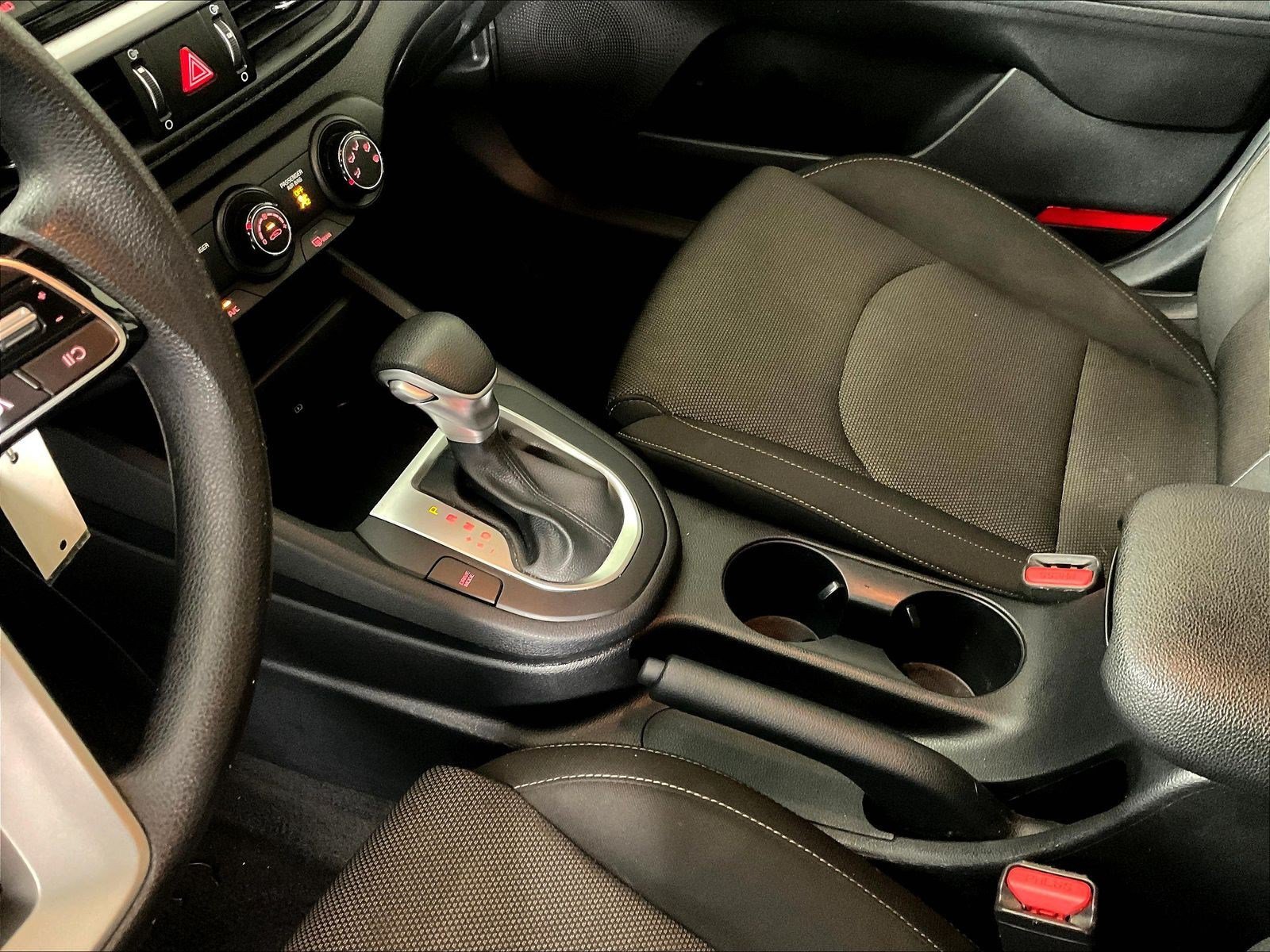 Used 2024 Kia Forte LXS w/ LXS Technology Package FWD image 17