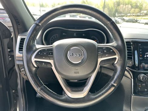 Certified 2022 Jeep Grand Cherokee Laredo X image 12