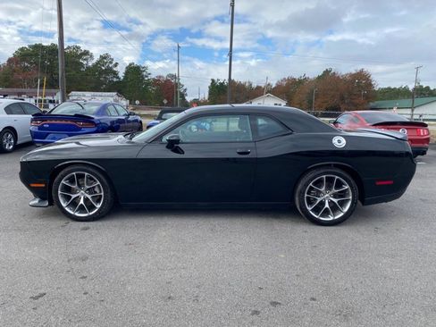 Used 2022 Dodge Challenger GT image 2