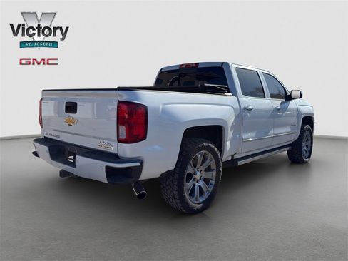 Used 2018 Chevrolet Silverado 1500 High Country image 12
