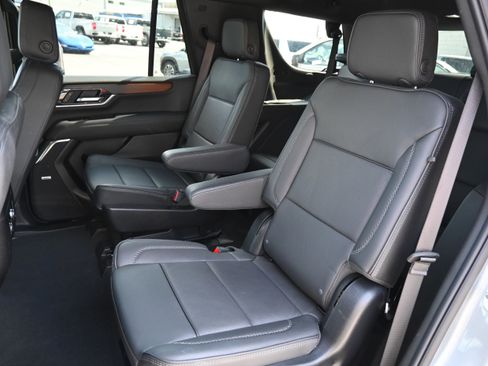 Used 2025 GMC Yukon Denali image 10