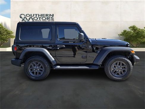 Used 2024 Jeep Wrangler Sport S image 6