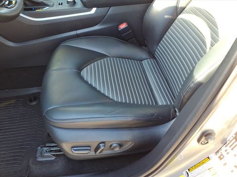 Used 2023 Toyota Highlander XSE AWD/4WD image 24