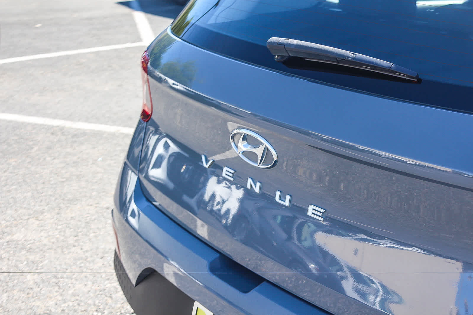 Used 2020 Hyundai Venue SE FWD image 9