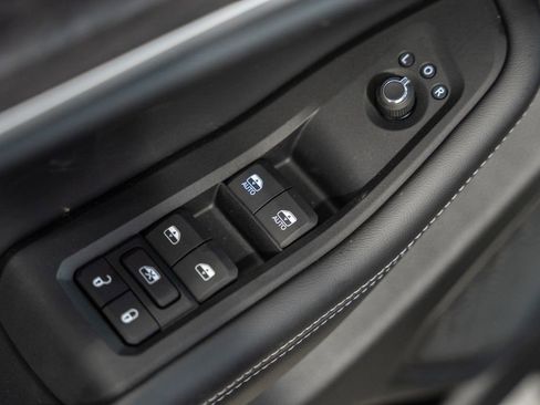 New 2025 Jeep Grand Cherokee L Limited w/ Luxury Tech Group II image 40