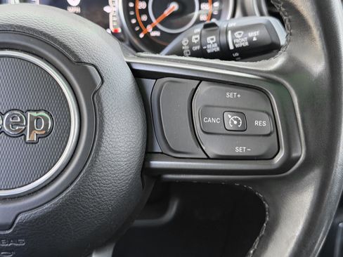 Used 2022 Jeep Wrangler Unlimited Sport AWD/4WD image 14