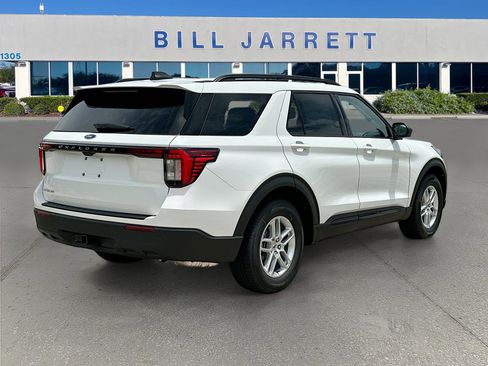 New 2026 Ford Explorer Active RWD image 4