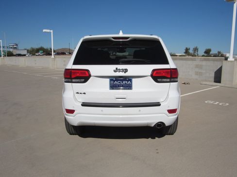 Used 2018 Jeep Grand Cherokee Altitude image 7