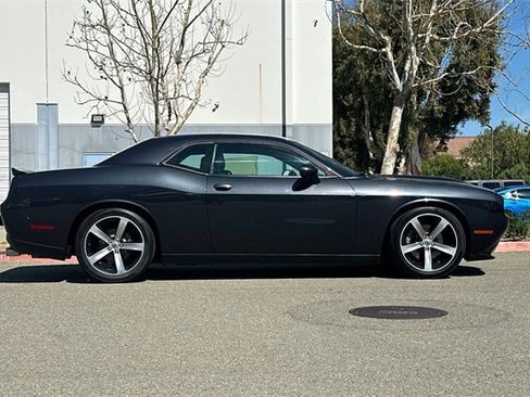 Used 2019 Dodge Challenger R/T w/ Driver Convenience Group image 3