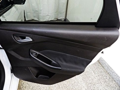 Used 2017 Ford Focus ST FWD image 12