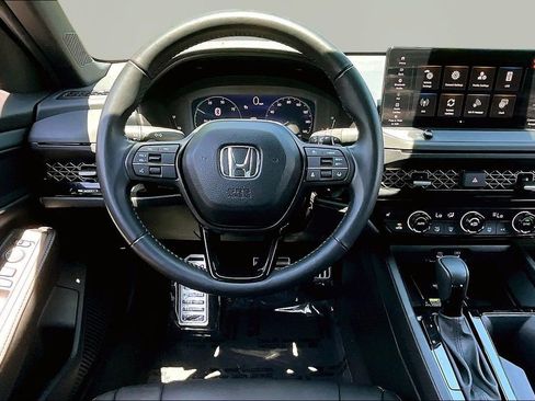 Used 2025 Honda Accord Sport image 9