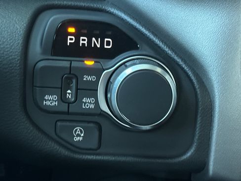 New 2026 RAM 1500 Express AWD/4WD image 19