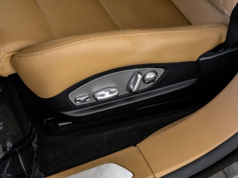 Used 2015 Porsche Panamera S w/ Premium Package Plus image 31