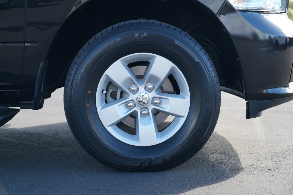 Used 2017 RAM 1500 Express AWD/4WD image 7