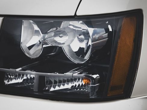 Used 2014 Chevrolet Suburban LTZ image 20