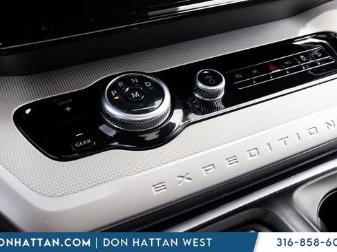 Used 2025 Ford Expedition Max Active AWD/4WD image 9