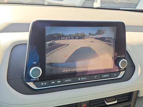 Certified 2025 Nissan Rogue SV AWD/4WD image 24