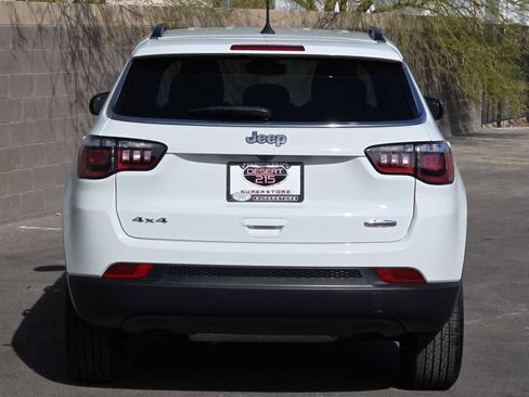 Used 2024 Jeep Compass Latitude image 8