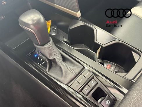 Used 2025 Toyota Camry SE image 33