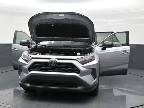 Used 2020 Toyota RAV4 LE image 33