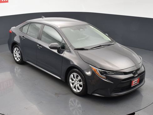 Used 2023 Toyota Corolla LE image 21